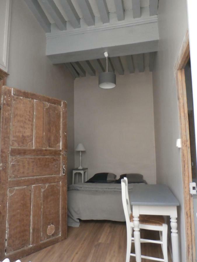 Le Logis Xviieme Apartman Moulins  Kültér fotó